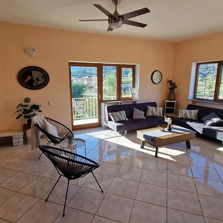 Mountain View House Holiday home Gardelades